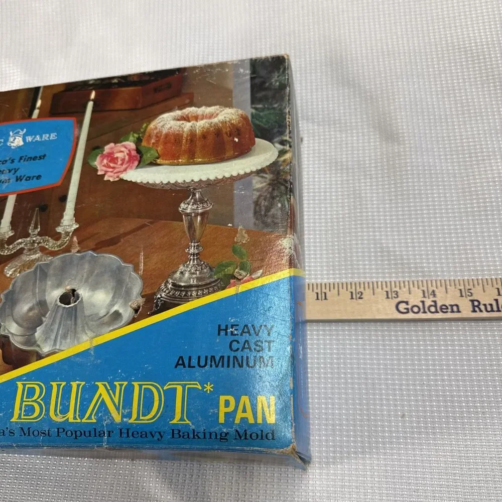 Vintage Nordic Ware The Original Bundt Pan Heavy Cast Aluminum 12 cup Silver Box